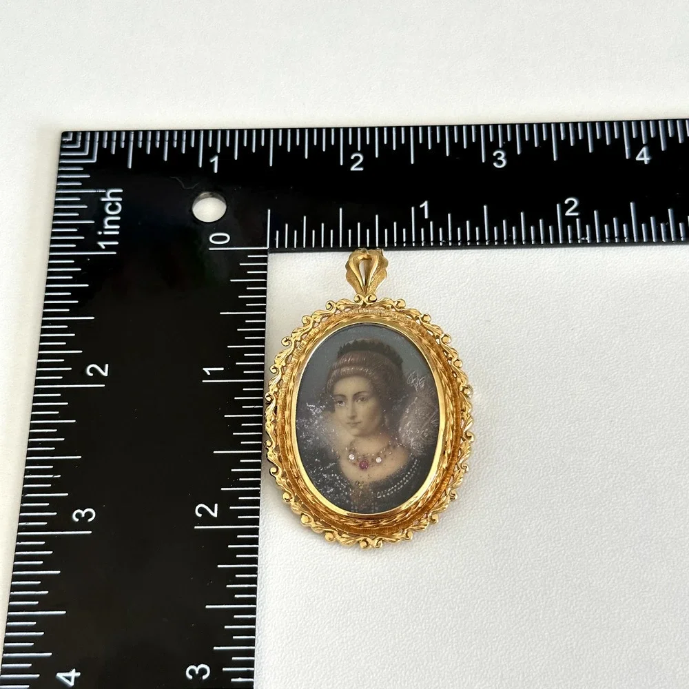 18K 750 Yellow Gold Antique Portrait Floral Scroll Framed Woman Pin Pendant